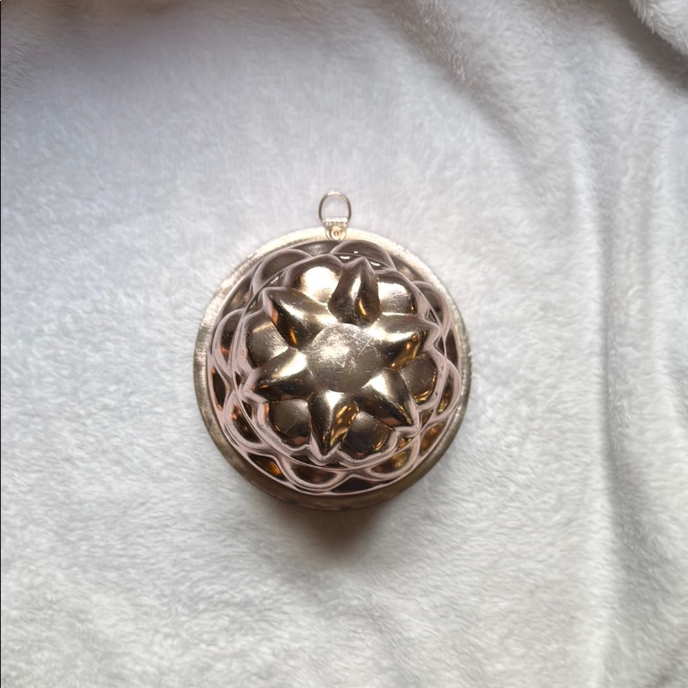Vintage Copper Gelatin Mold - Picture 5 of 7
